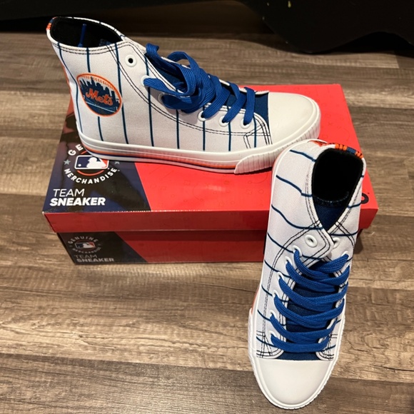 7-Line New York Mets Canvas Chuck Taylor Style Sneakers - Picture 2 of 3